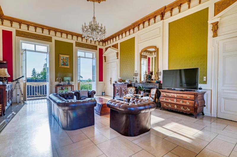 Château - 460 m² - 14 pièces