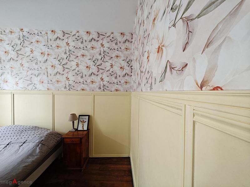 Maison - 225 m² - 9 pièces