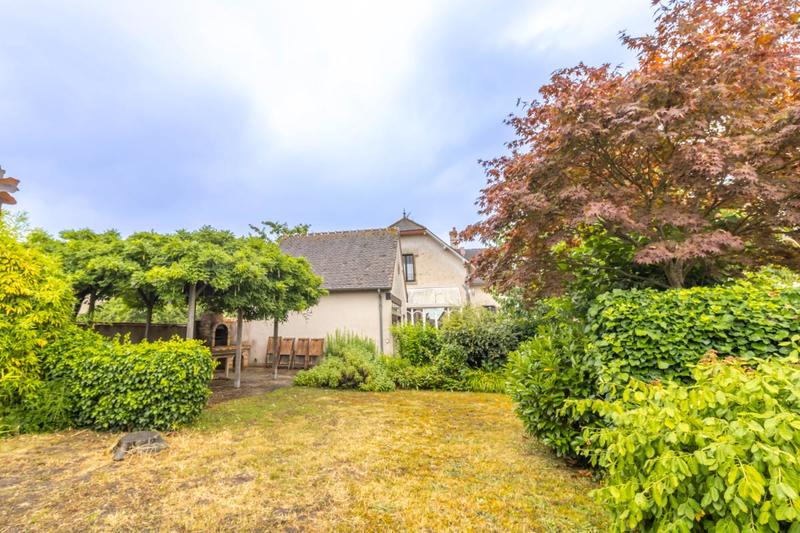 Maison - 233 m² - 9 pièces