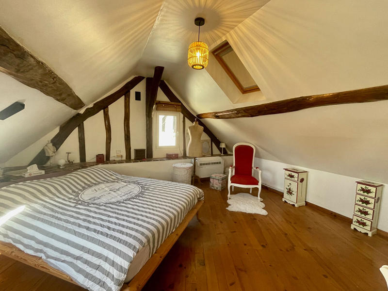 Maison - 200 m² - 8 pièces