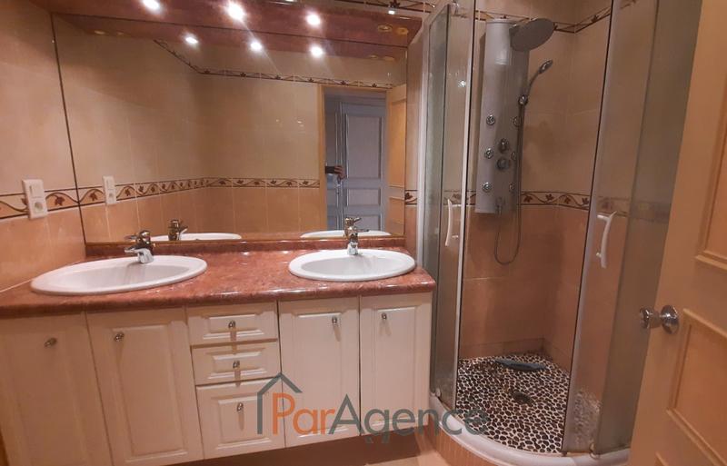 Local commercial - 146 m² - 7 pièces