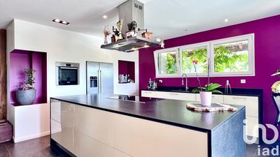 Maison - 300 m² - 5 pièces