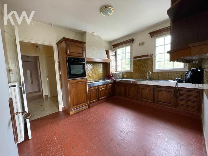 Maison - 210 m² - 8 pièces