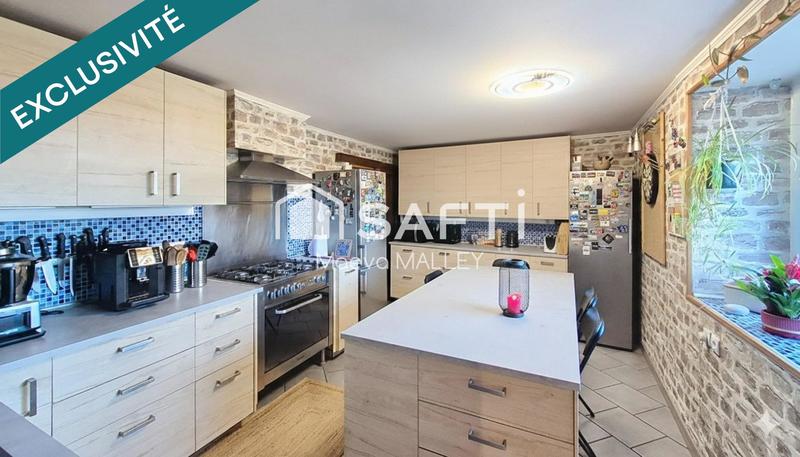 Maison - 159 m² - 8 pièces