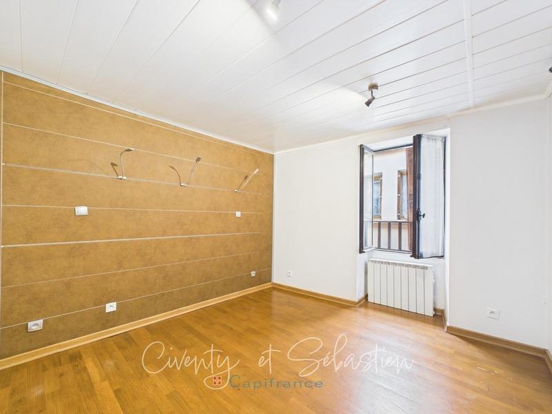 Maison - 104 m² - 3 pièces