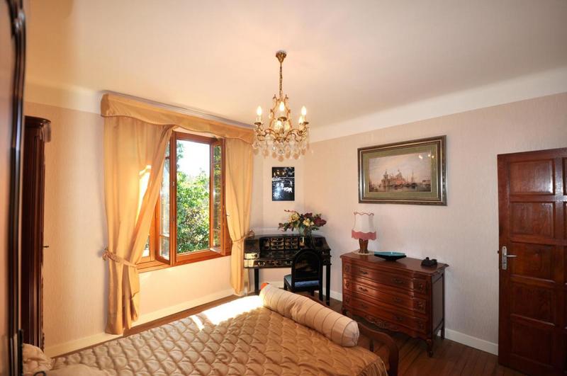 Maison de ville - 539 m² - 10 pièces