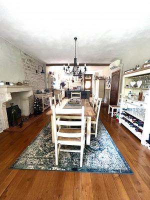 Demeure - 175 m² - 6 pièces