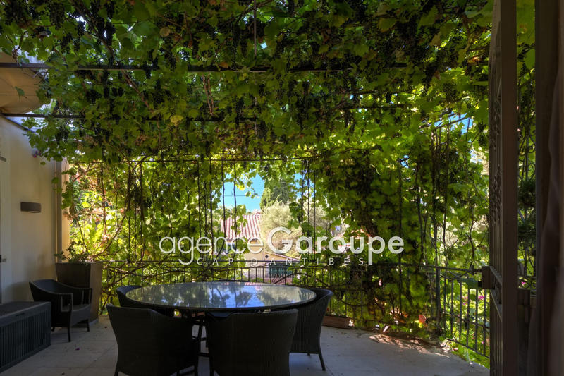 Villa - 247 m² - 7 pièces