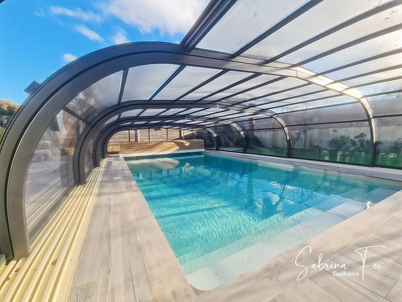 Maison - 235 m² - 7 pièces