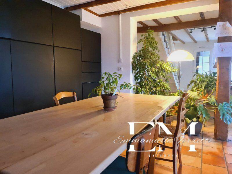 Maison - 177 m² - 8 pièces