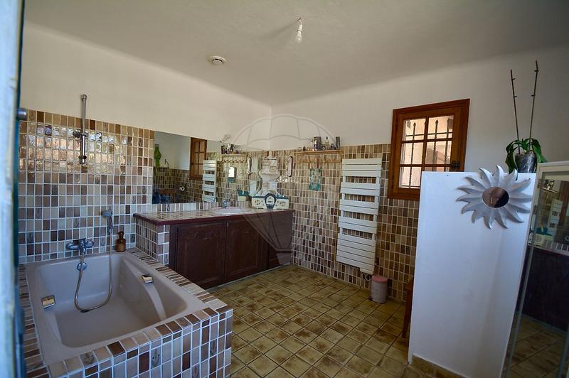 Villa - 250 m² - 6 pièces