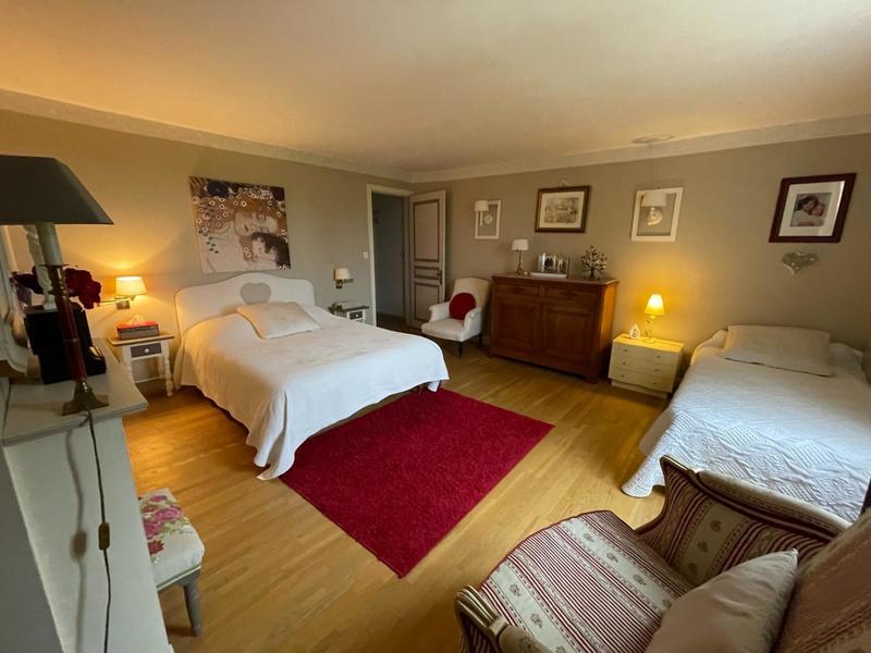 Maison - 227 m² - 8 pièces