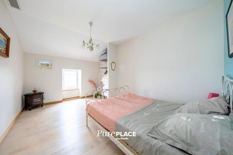 Maison - 334 m² - 8 pièces