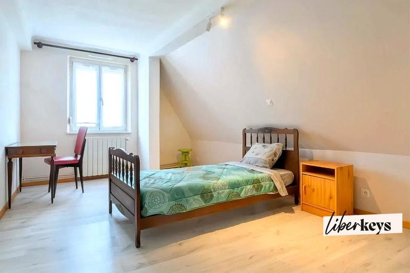 Appartement - 95 m² - 5 pièces