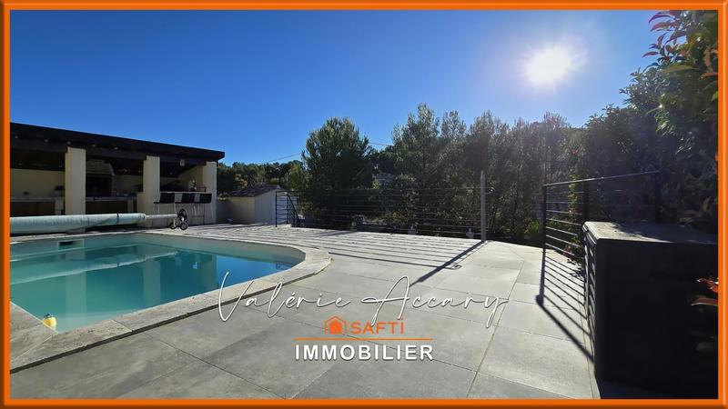 Maison - 115 m² - 6 pièces