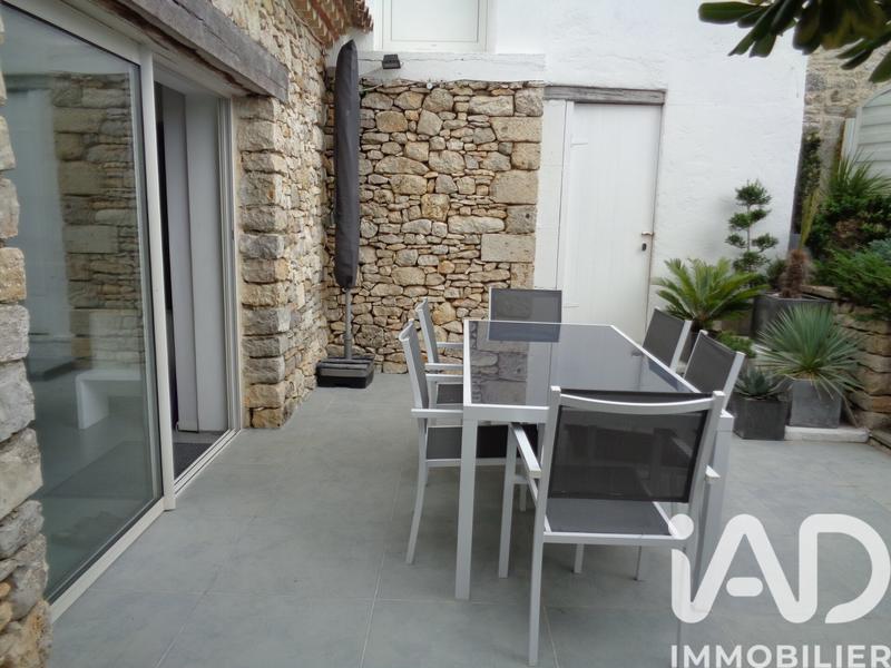 Maison - 228 m² - 8 pièces