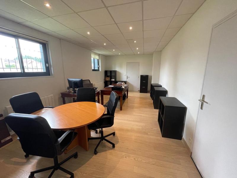 Local commercial - 1 460 m² - 5 pièces