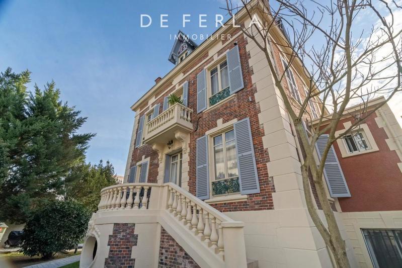 Château - 360 m² - 10 pièces