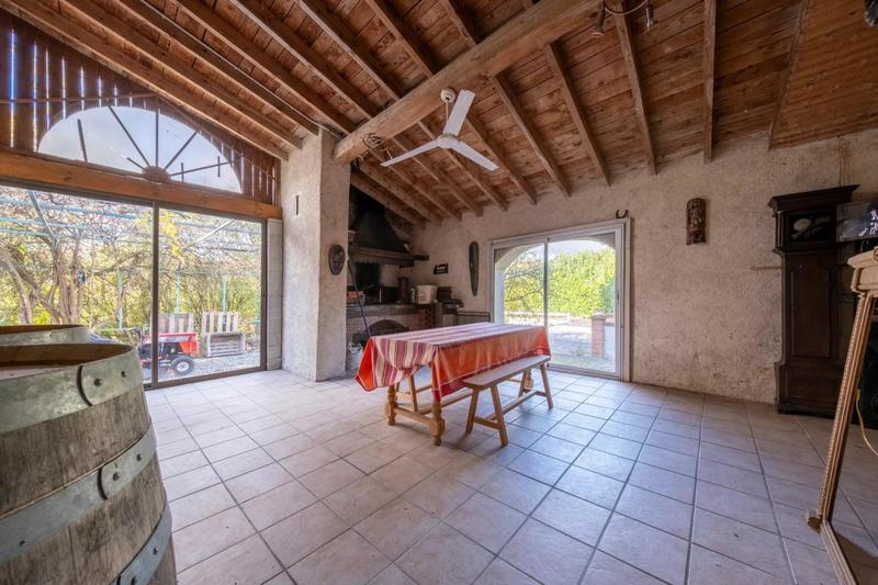 Maison - 253 m² - 7 pièces