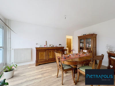 Appartement - 74 m² - 3 pièces