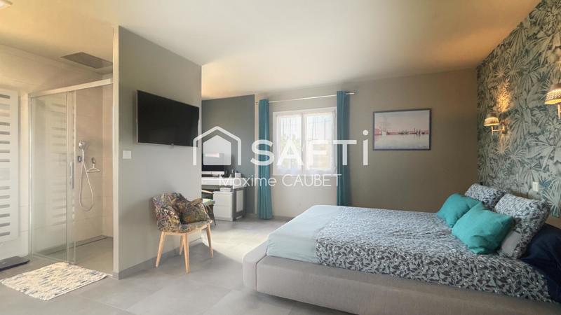 Maison - 260 m² - 8 pièces