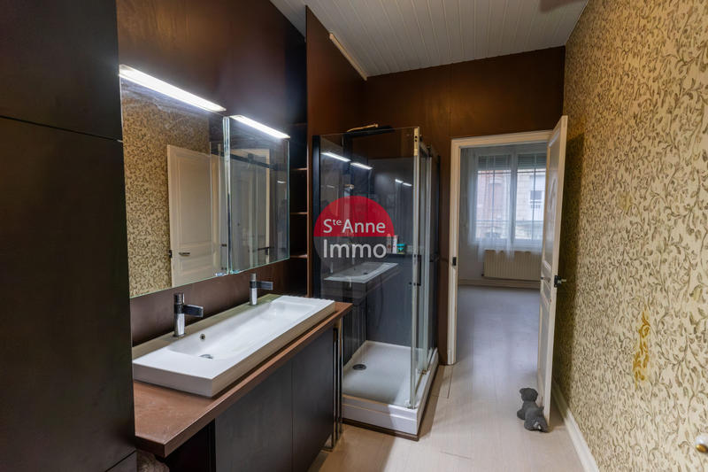 Maison - 197 m² - 7 pièces