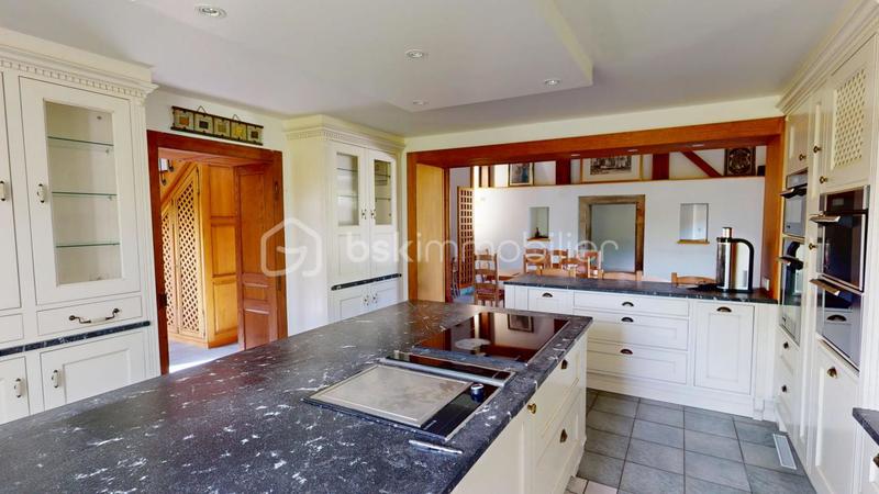 Corps de ferme - 410 m² - 9 pièces