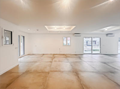 Maison - 627 m² - 5 pièces