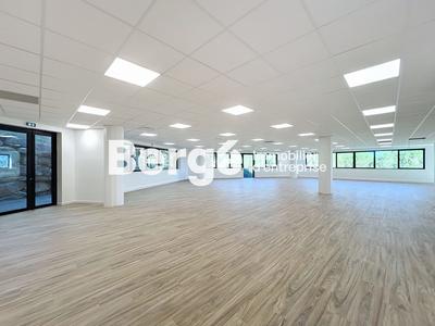 Bureau - 476 m²