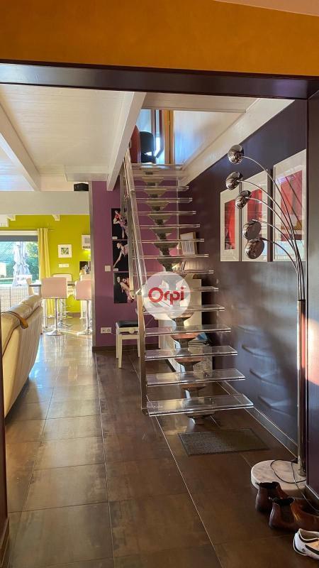 Demeure - 200 m² - 5 pièces