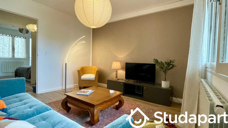 Chambre - 9 m² - 1 pièce