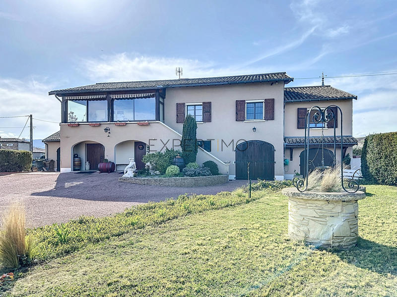 Propriété - 220 m² - 9 pièces