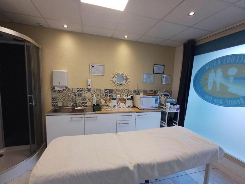 Local commercial - 37 m² - 4 pièces