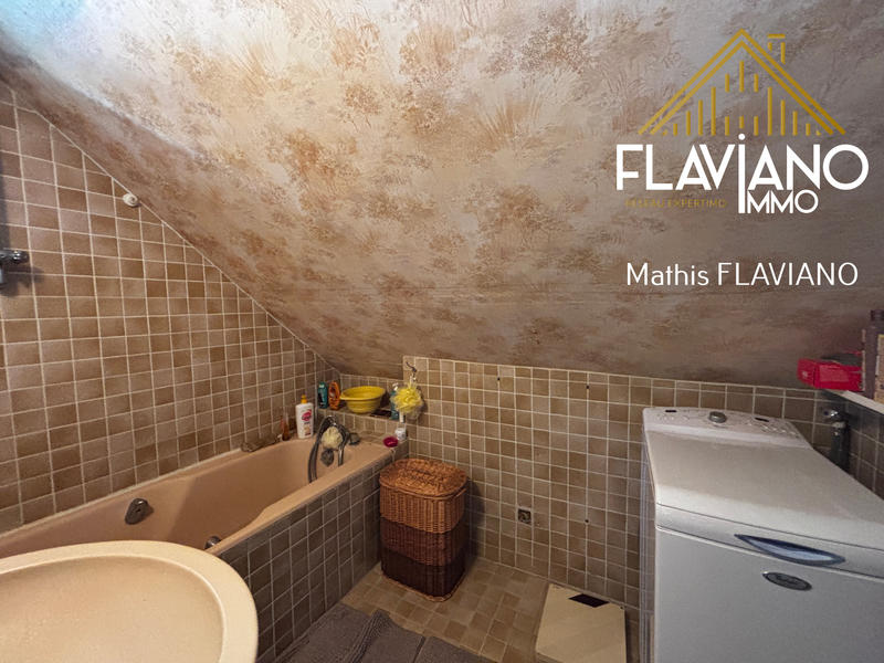 Maison - 804 m² - 12 pièces