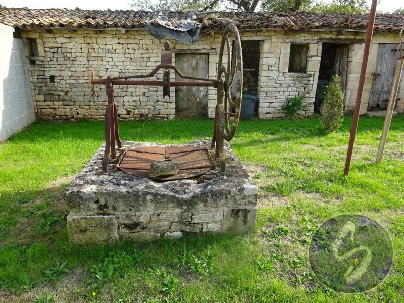 Maison - 327 m² - 9 pièces