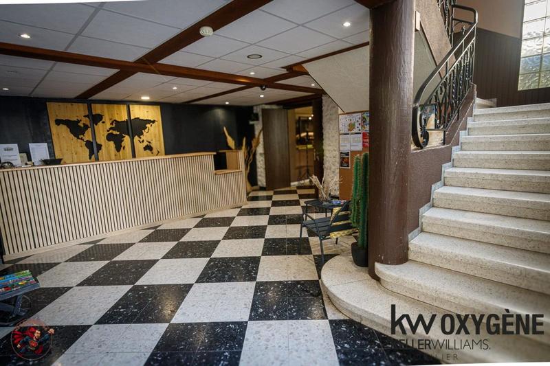 Local commercial - 700 m² - 20 pièces