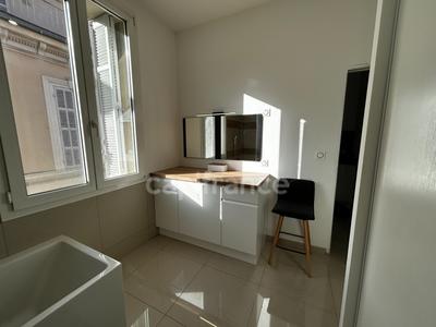 Appartement - 75 m² - 3 pièces