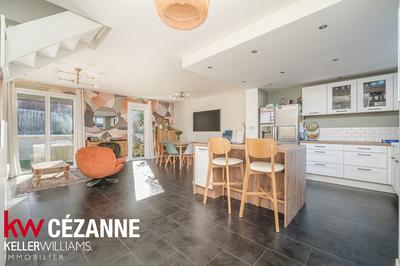 Maison - 90 m² - 5 pièces