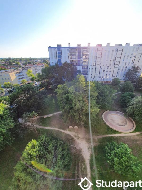 Chambre - 9 m² - 1 pièce