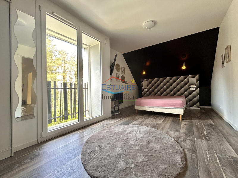 Maison - 220 m² - 9 pièces