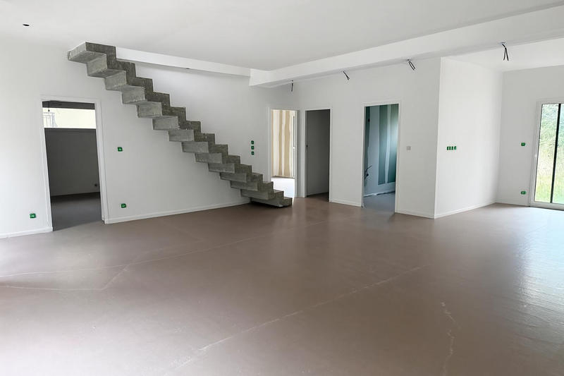 Maison - 150 m² - 5 pièces