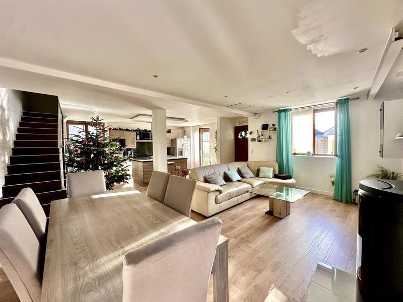 Maison - 140 m² - 5 pièces