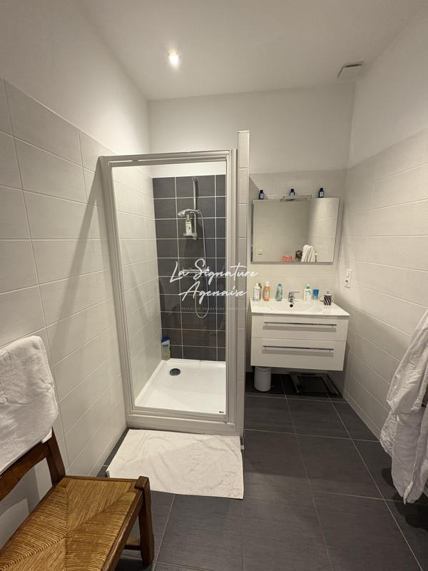 Maison - 215 m² - 6 pièces