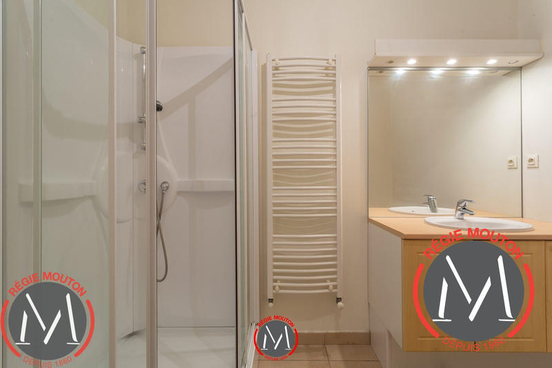 Appartement - 233 m² - 7 pièces