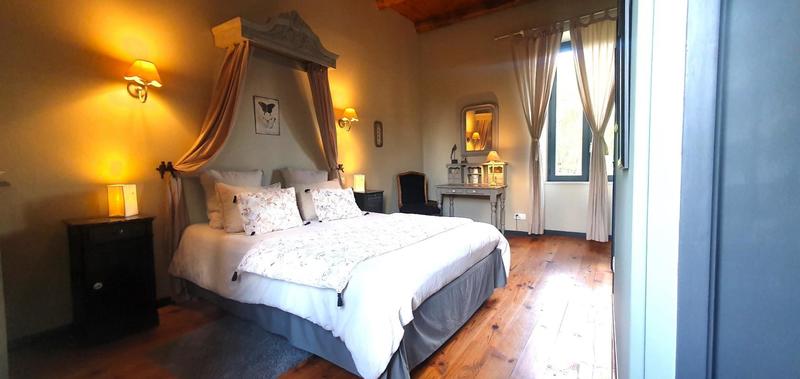 Propriété - 300 m² - 12 pièces