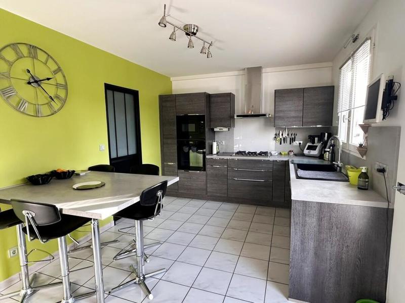 Maison - 210 m² - 9 pièces