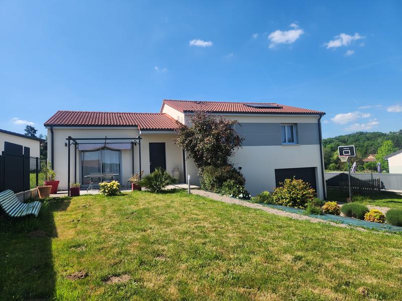 Maison - 152 m² - 7 pièces
