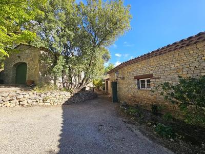 Maison - 261 m² - 7 pièces