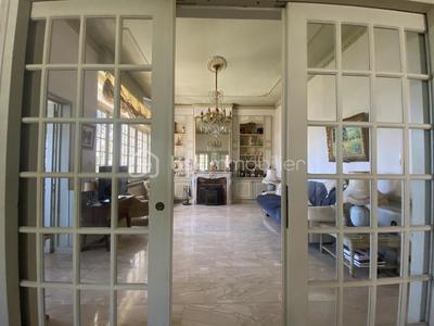 Demeure - 245 m² - 7 pièces