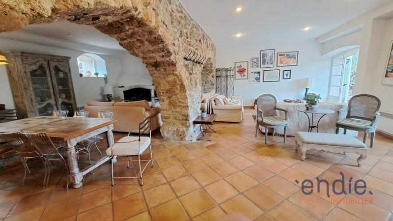 Appartement - 147 m² - 5 pièces